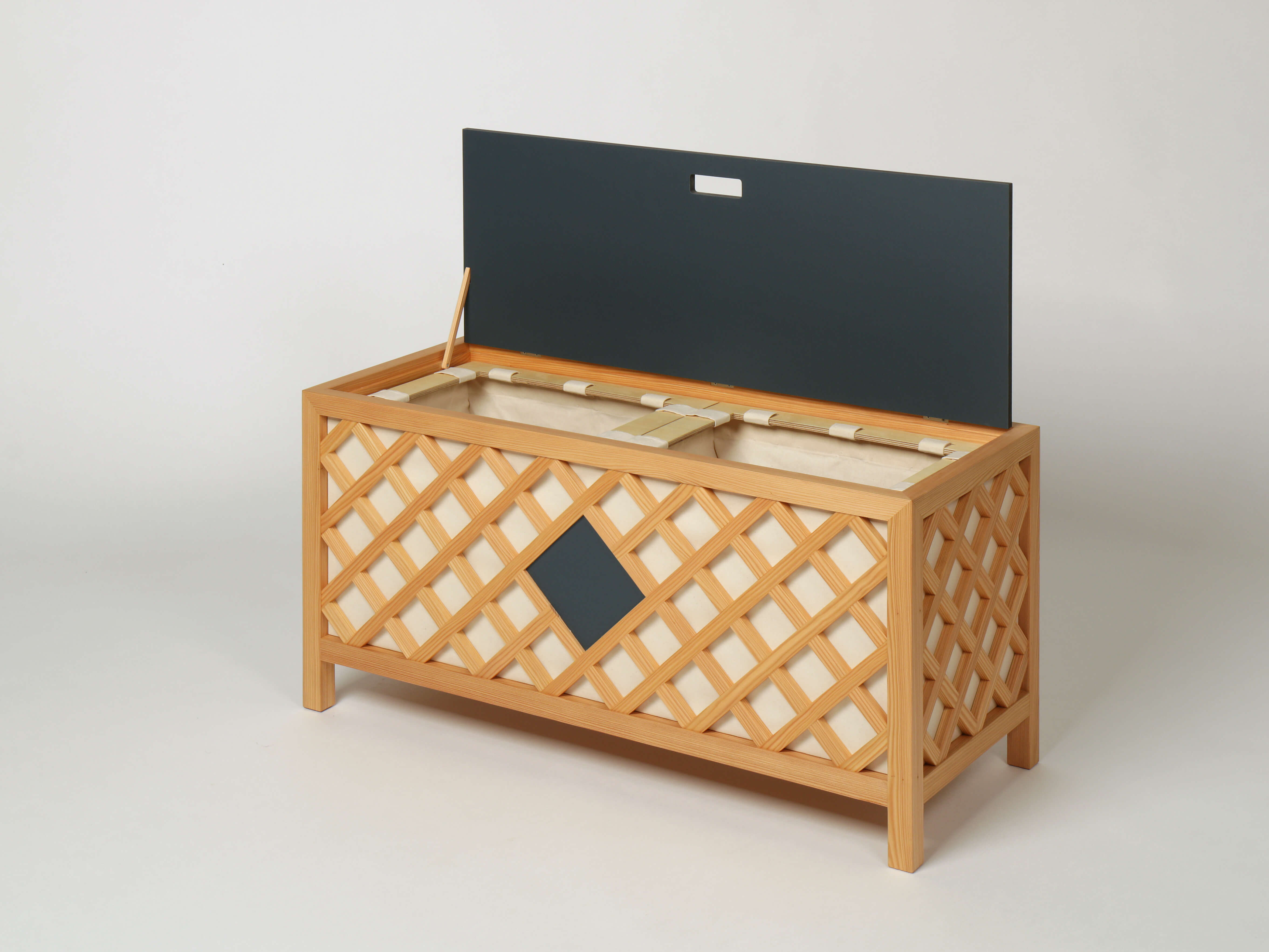 Wäschetruhe - genug Platz für Wäsche